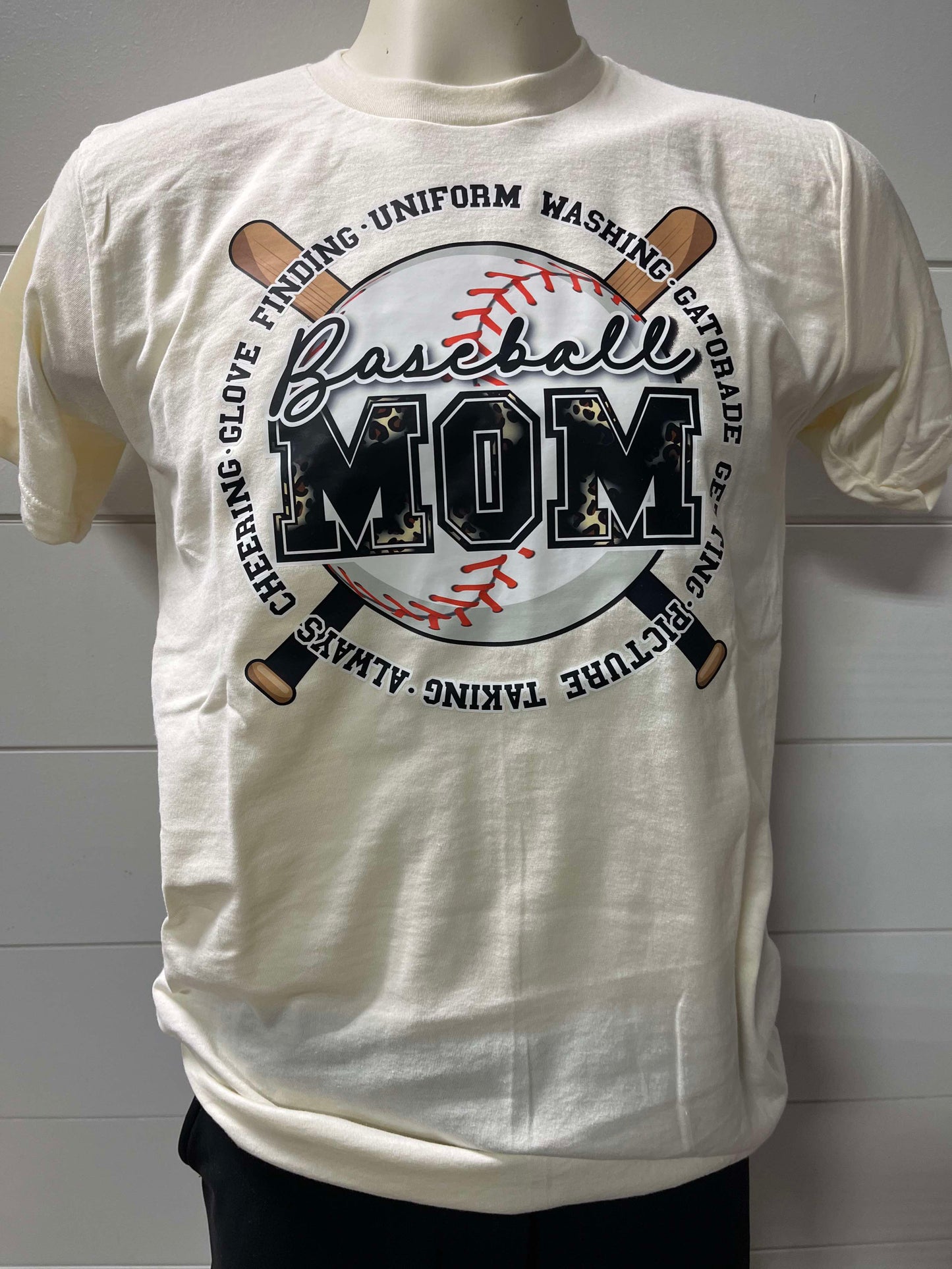 Baseball Mom Graphic T-shirt**
