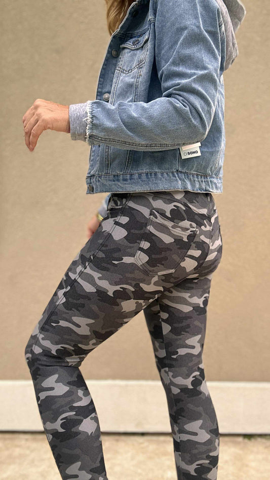 Cotton-Blend 5-Pocket Skinny Camo Print Jeggings**