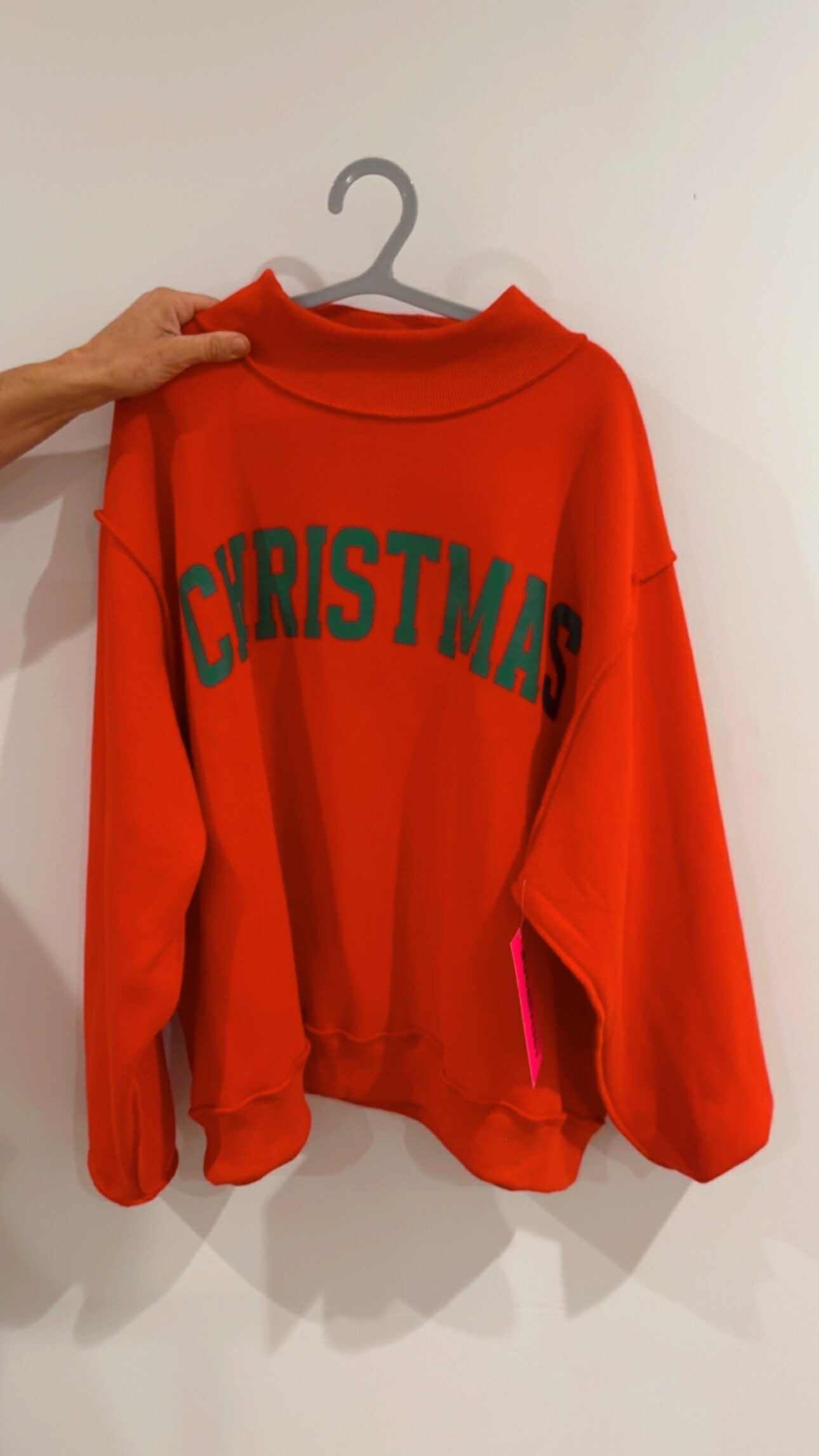 RED CHRISTMAS REVERSIBLE PULLOVER | BUCKETLIST *LA LIVE PREORDER (START SHIP DATE: NOV 20TH)