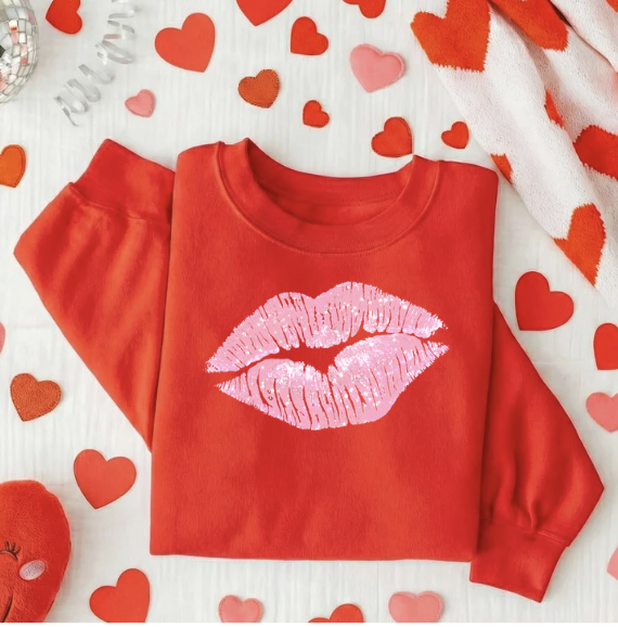 Lip Love Red Crewneck Graphic Sweatshirt *