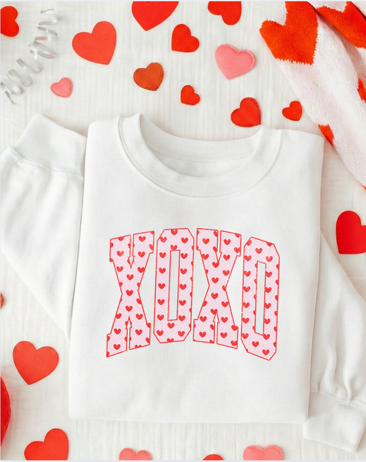 XOXO Hearts White Crewneck Graphic Sweatshirt *
