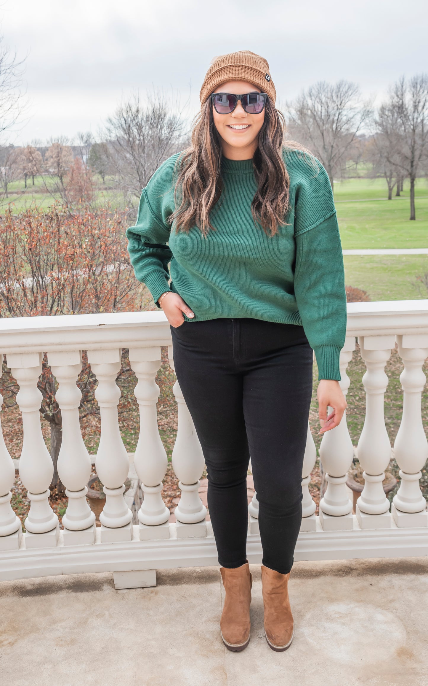 CLASSIC ROUND NECK SWEATER