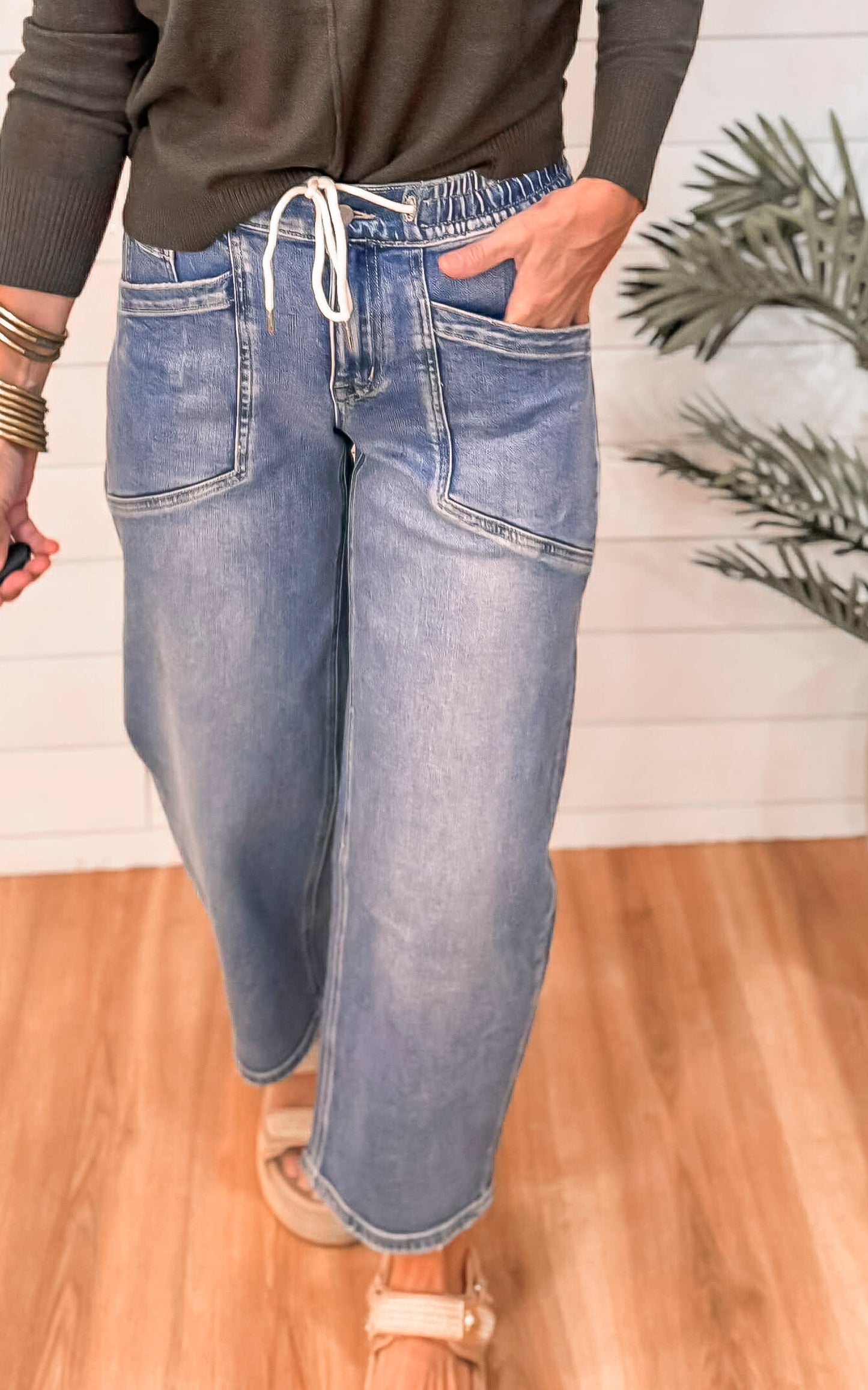 The Upstanding High Rise Elastic Waistband Wide Barrel Denim Jeans | FLYING MONKEY by Vervet