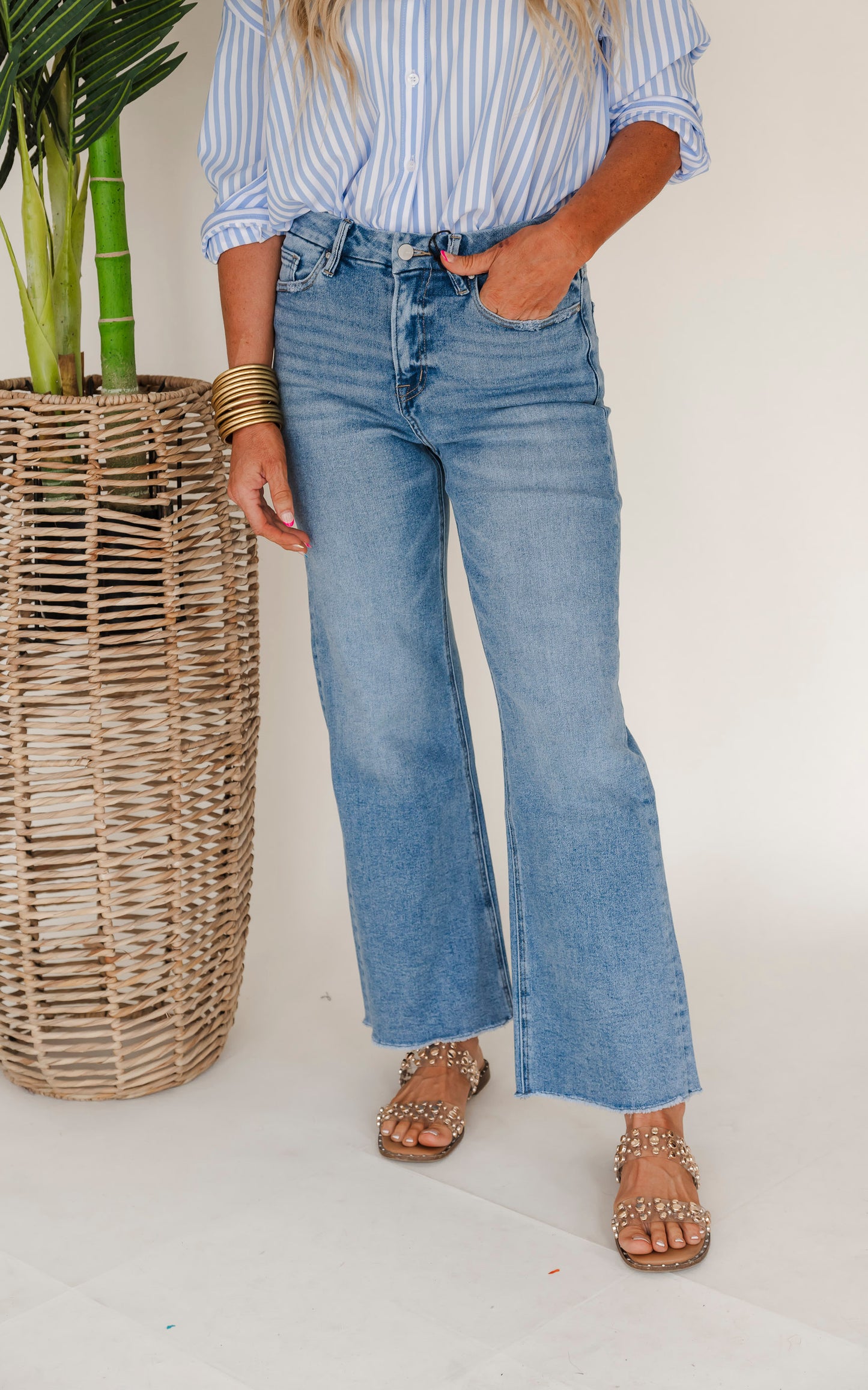Festival Stretch Super High-Rise Wide Leg Denim Jeans | Mica* - Final Sale