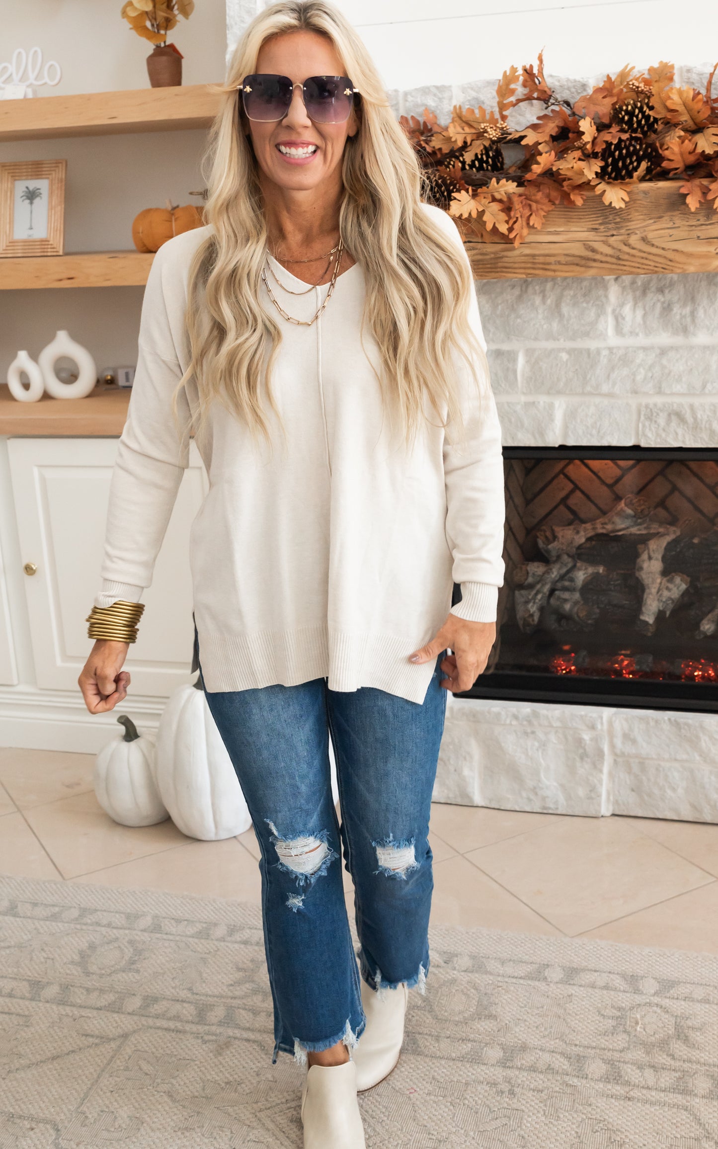 SAND BEIGE V-NECK SWEATER WITH SIDE SLITS