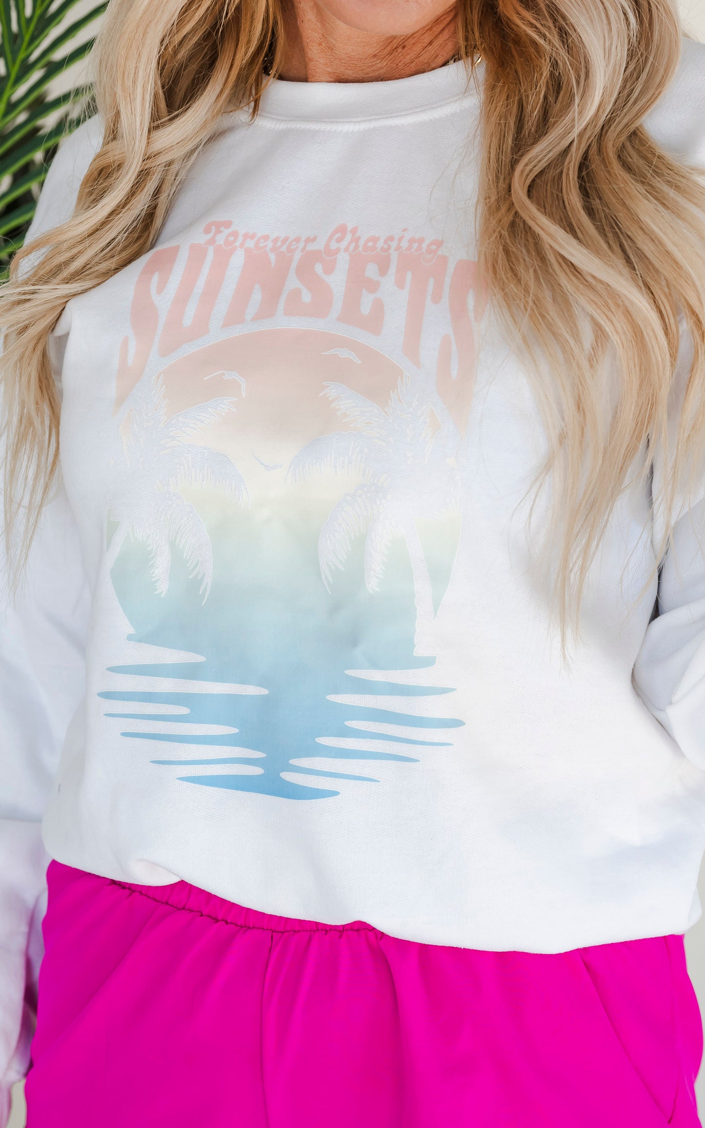 Chasing Sunsets Graphic Crewneck Sweatshirt *
