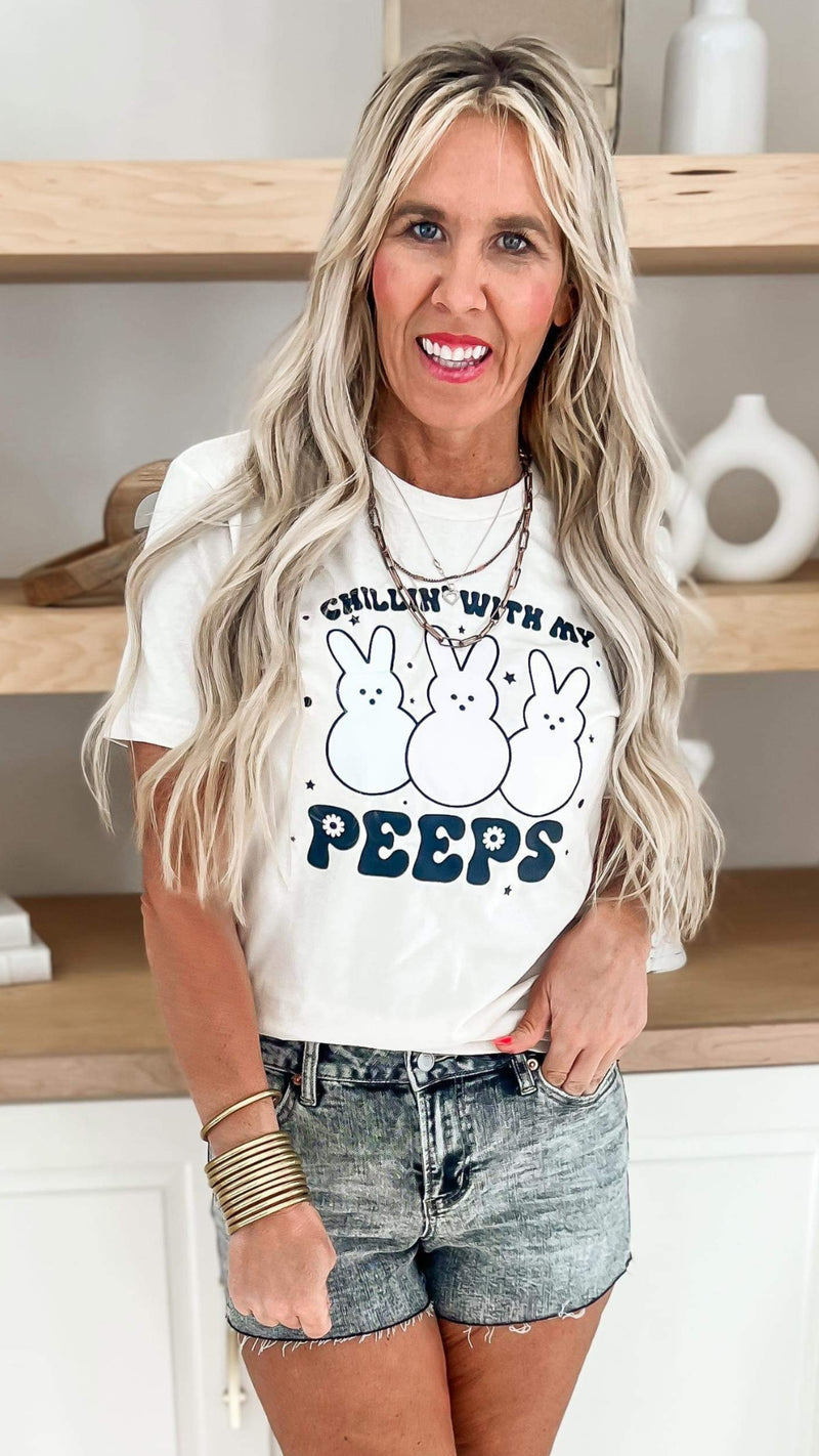 Chilling with My Peeps Graphic T-shirt