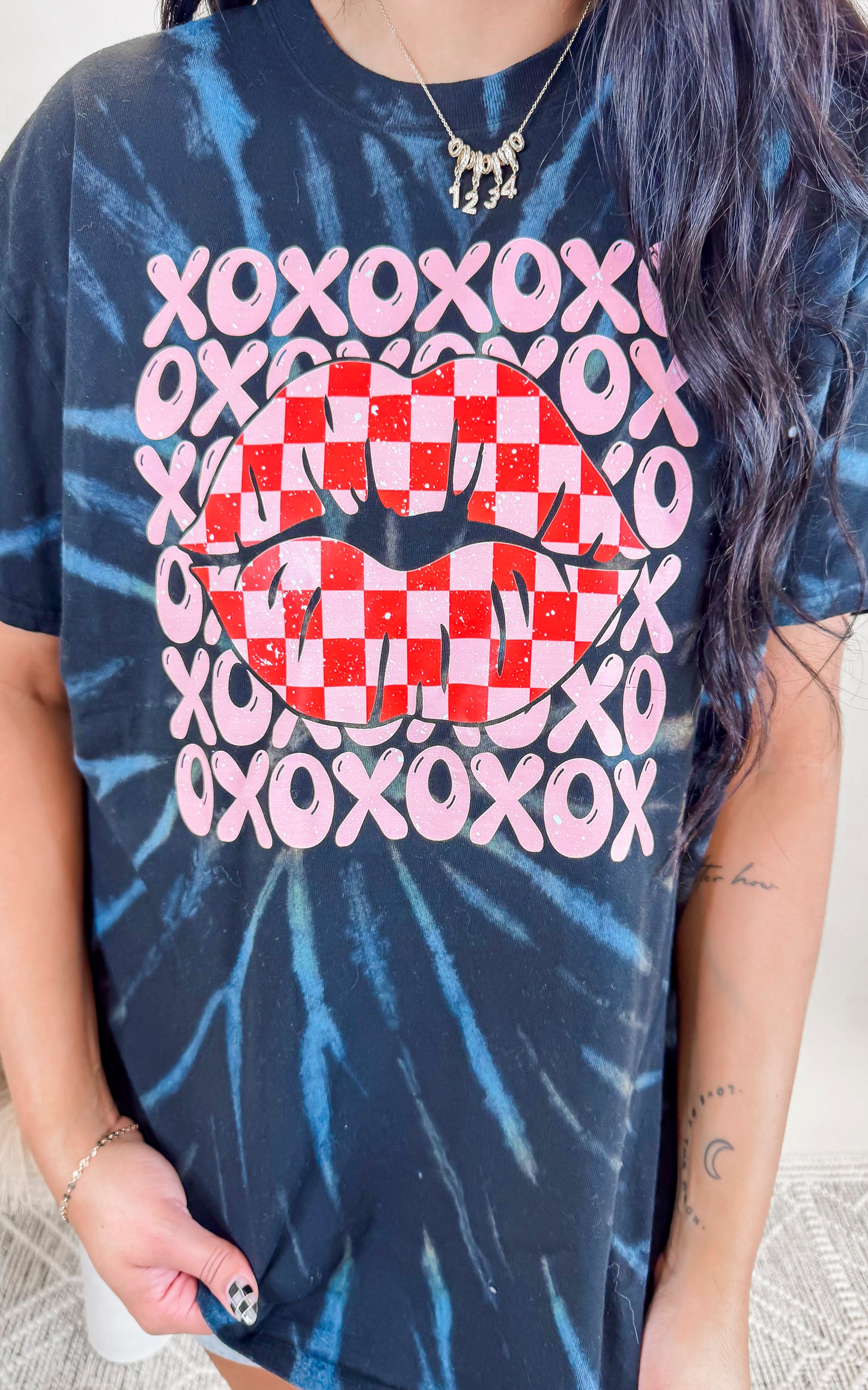 Tie Dye XOXO Graphic T-shirt