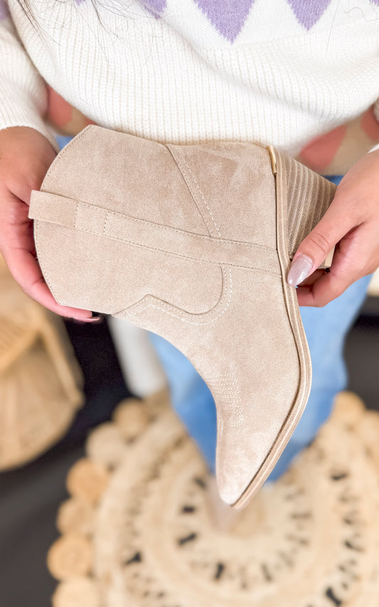 QUITTIN TIME Sand Short Boots | Corkys* - Final Sale