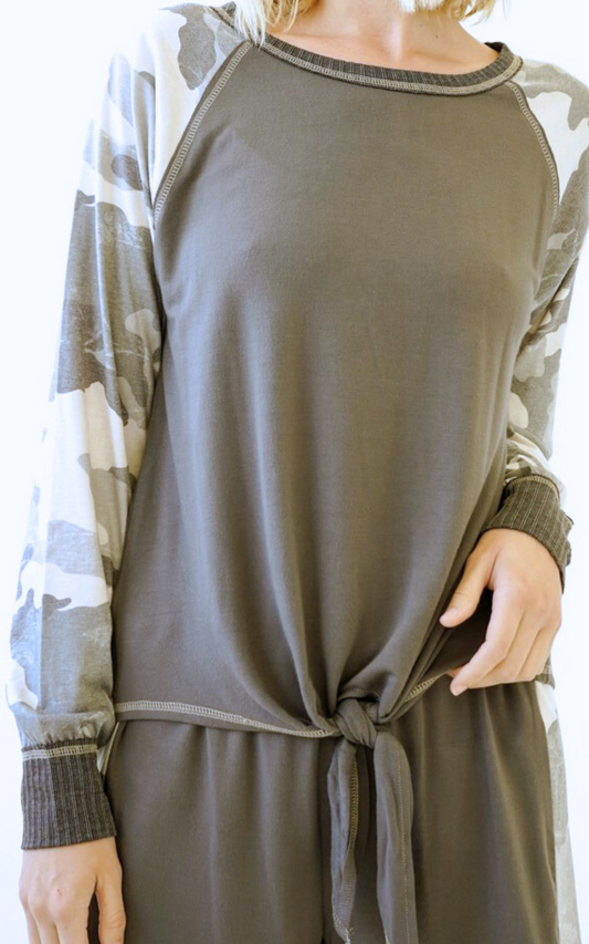 Tie Front Camo Sleeves Pullover