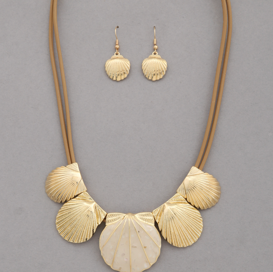 Seashell Link Necklace