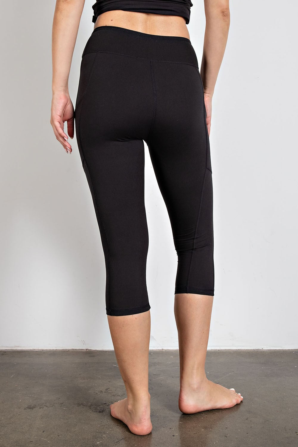 Capri Yoga Leggings with Pocket | RAE MODE