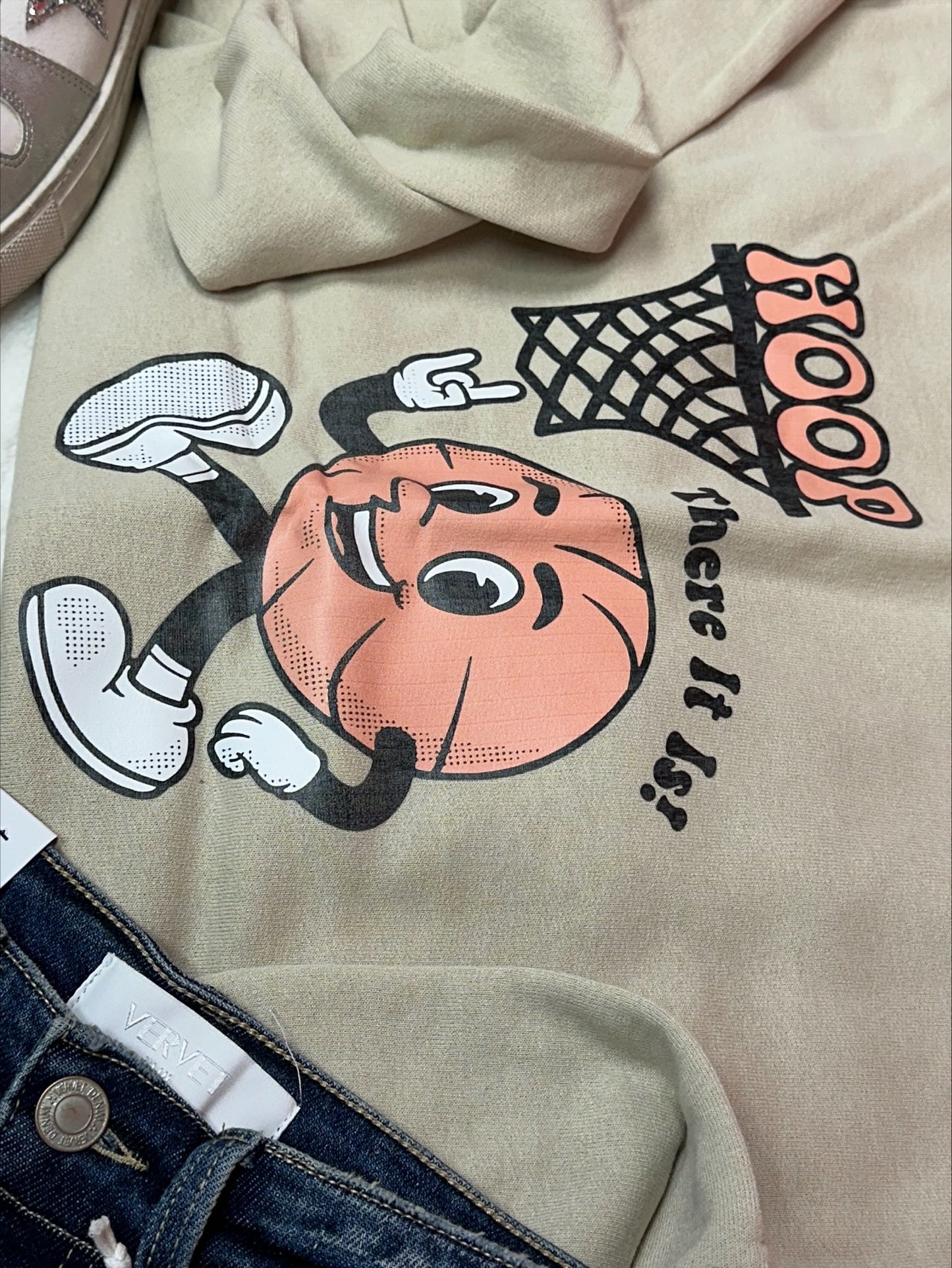 Vintage Print Hoop There It Is Graphic Sweatshirt | FINAL SALE**
