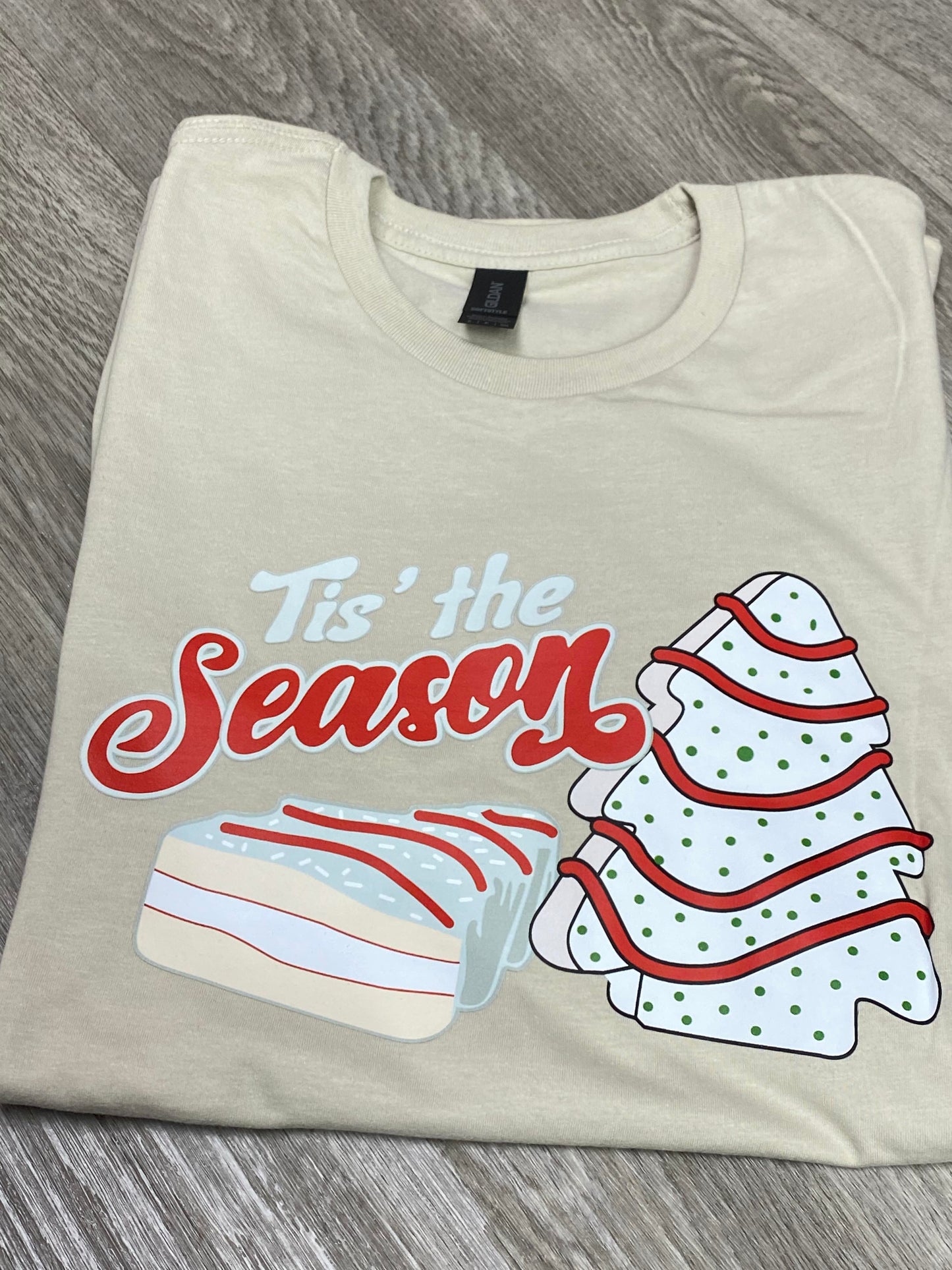 Tis the Season Graphic T-shirt**
