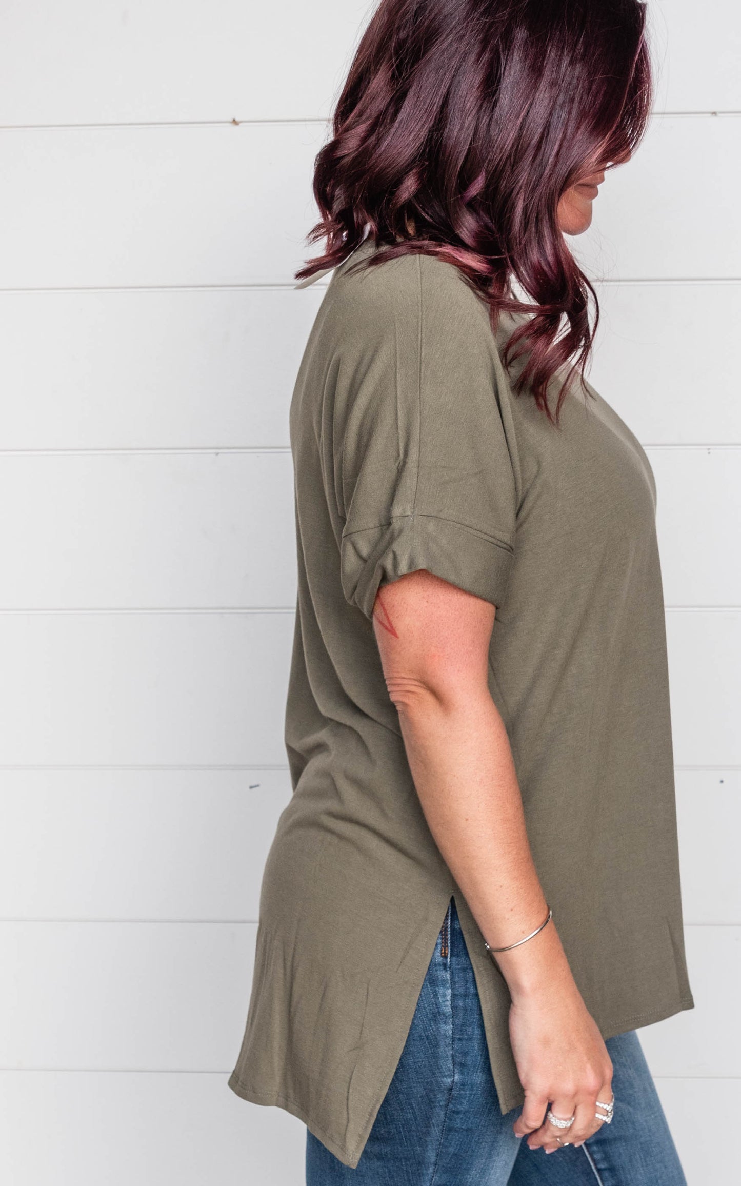ROLLED SLEEVE TOP