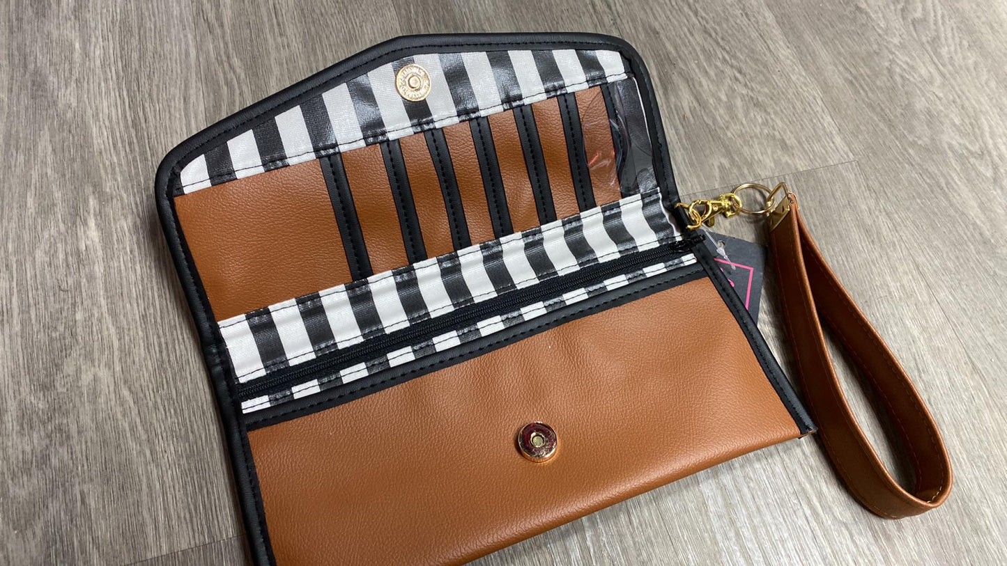 The Sara Collab Wallet Clutch | MAKEUP JUNKIE