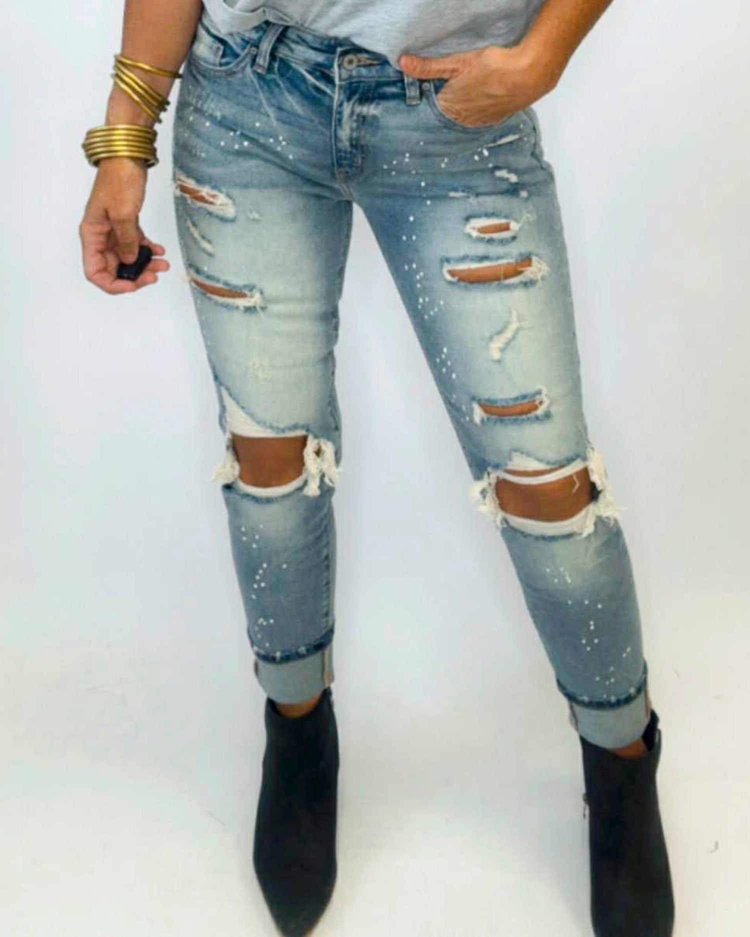 DISTRESSED DENIM