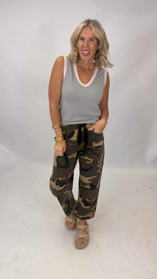 Chic Contrast Sleeveless Knit | POL