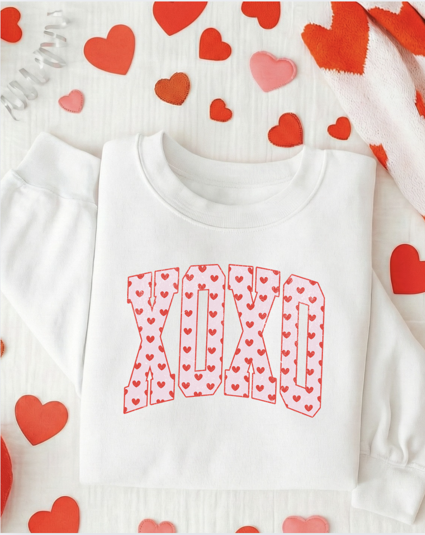 XOXO Hearts White Crewneck Graphic Sweatshirt *