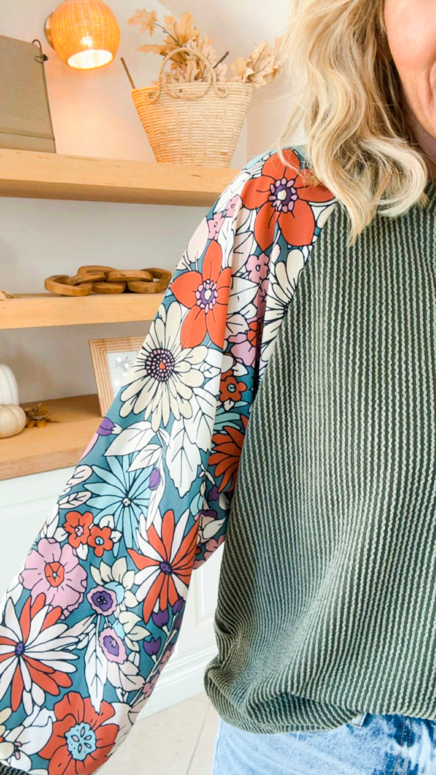 Dalia Floral Top (2 COLORS) – BAD HABIT BOUTIQUE