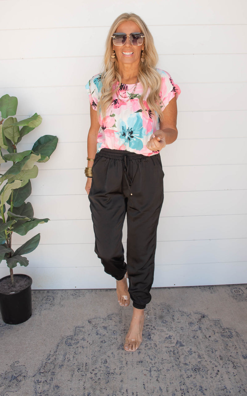 SHORT SLEEVE FLORAL BLOUSE 