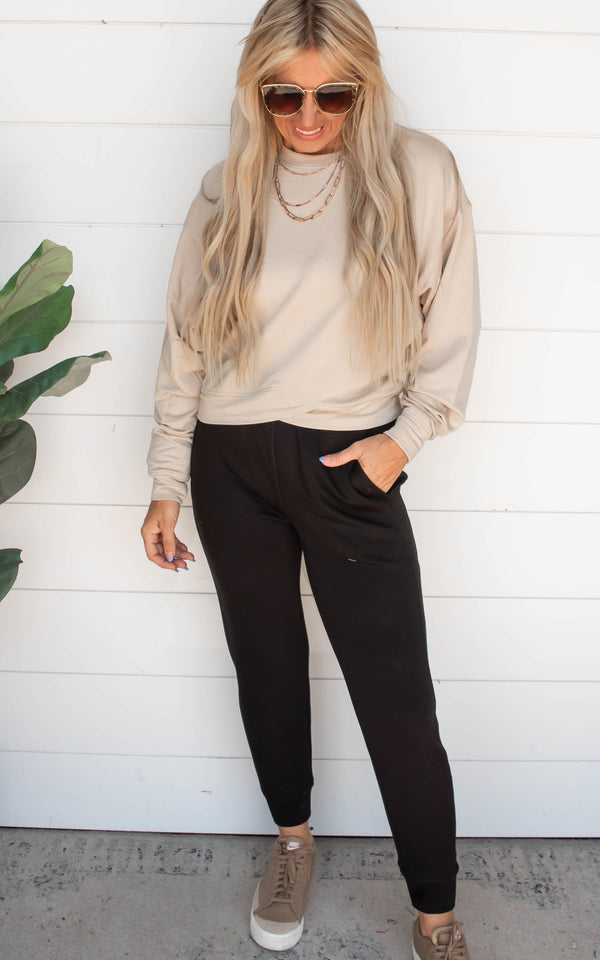 Crewneck Pullover Sweatshirt | Mono B