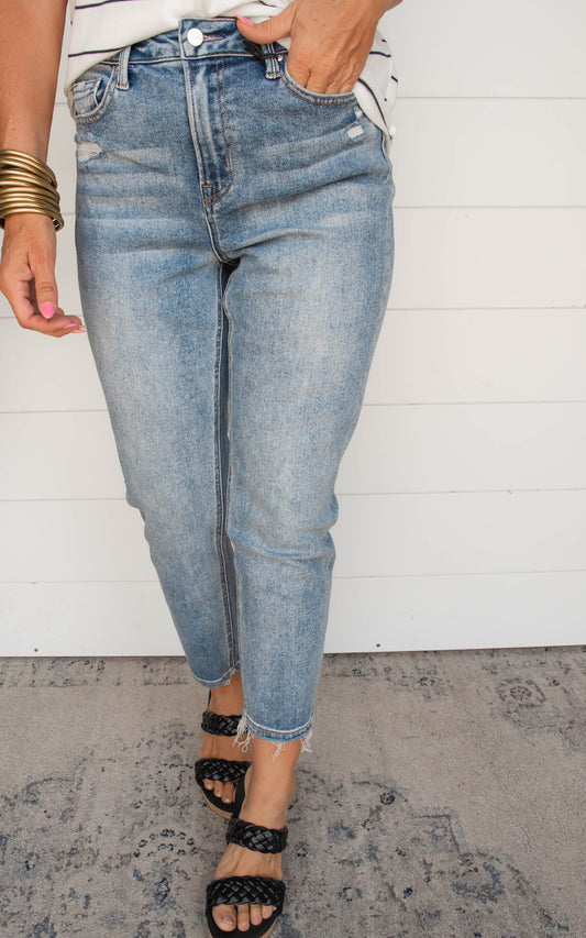 STRETCH SUPER HIGH RISE MOM JEAN