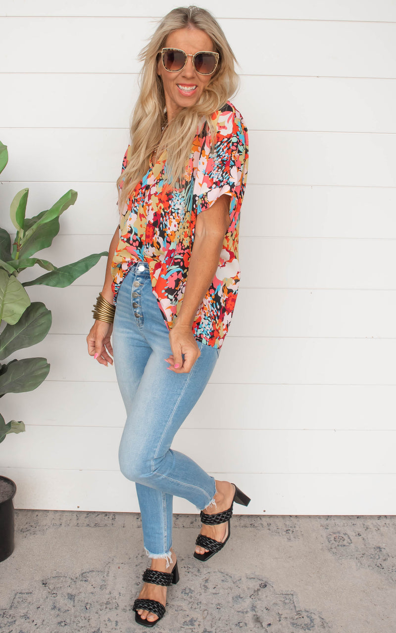 BOLD FLORAL BOXY TOP
