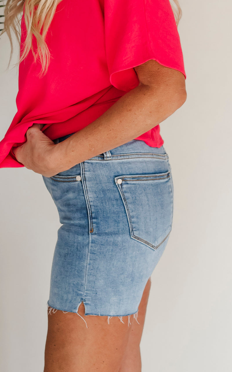 The Jenna Mid-Rise Cut Off Denim Shorts (REG/CURVY) | Judy Blue