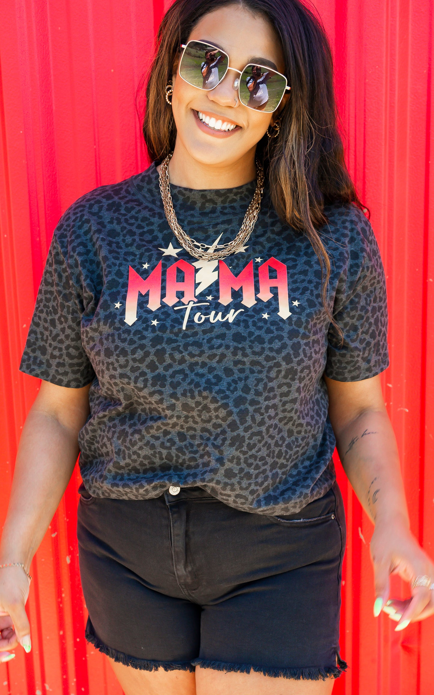 Mama Tour Graphic Crop T-Shirt