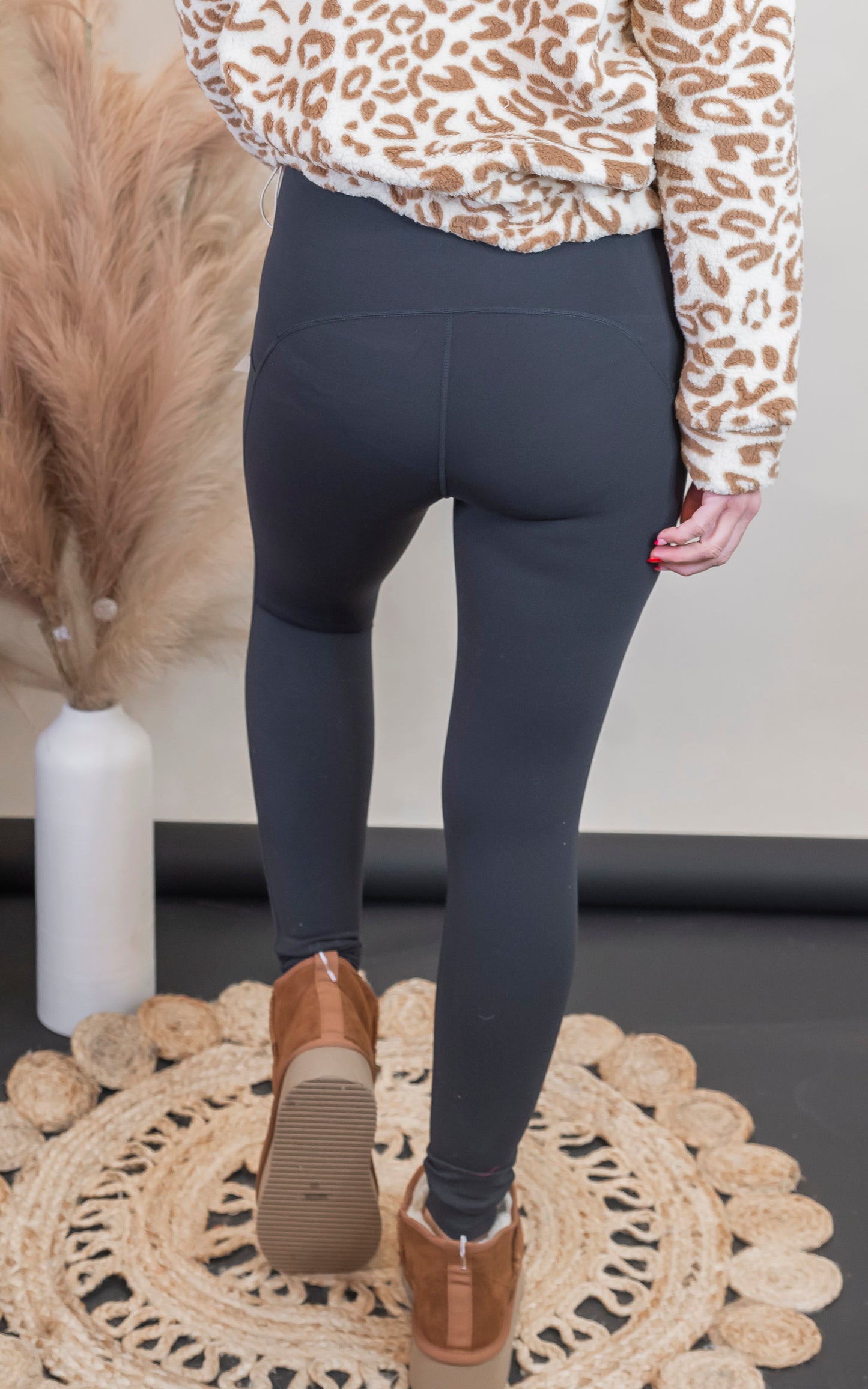 Newport Lycra-Blend Swoop Leggings | Mono B