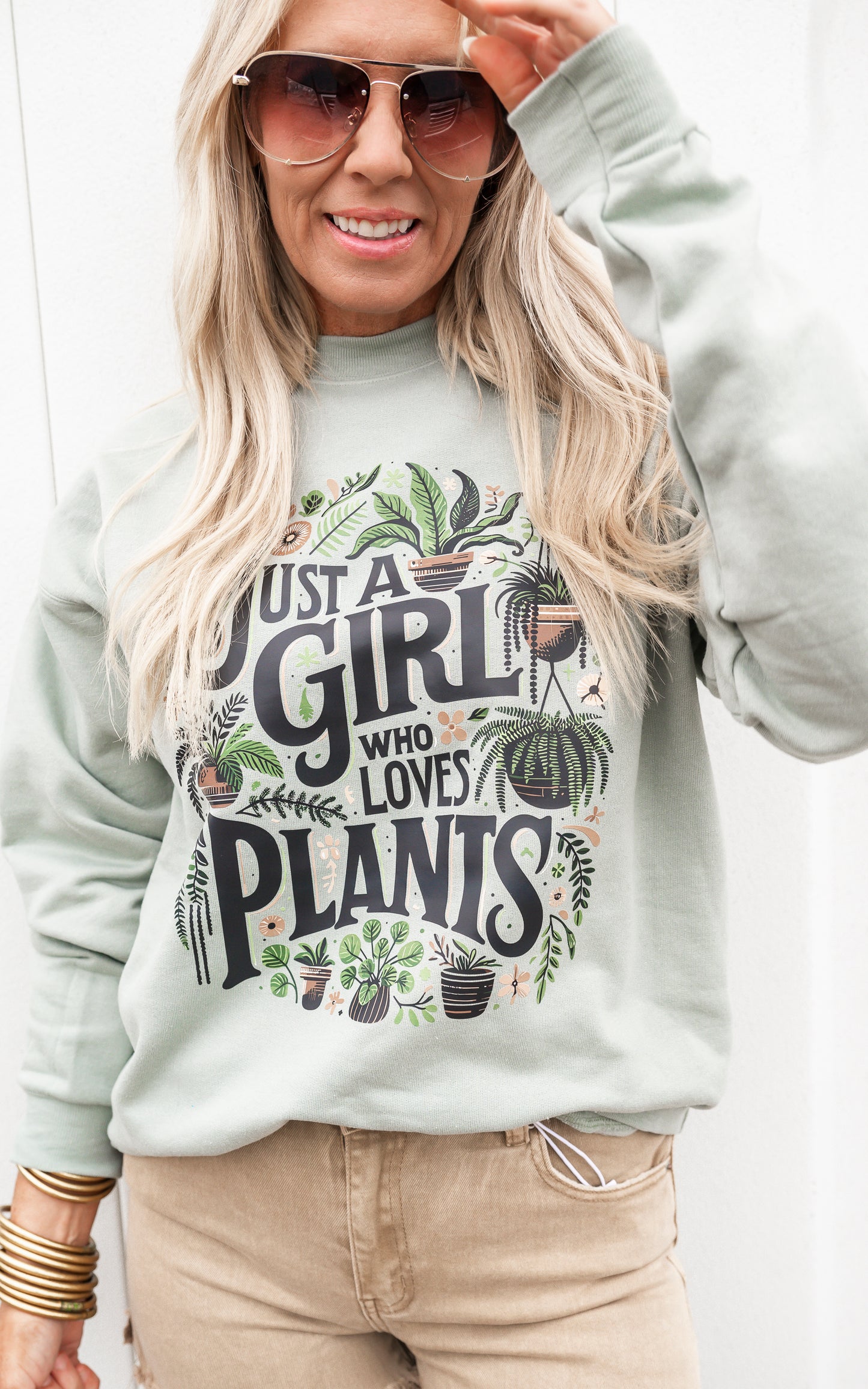 Just a Girl Who Loves Plants Graphic Crewneck Sweatshirt