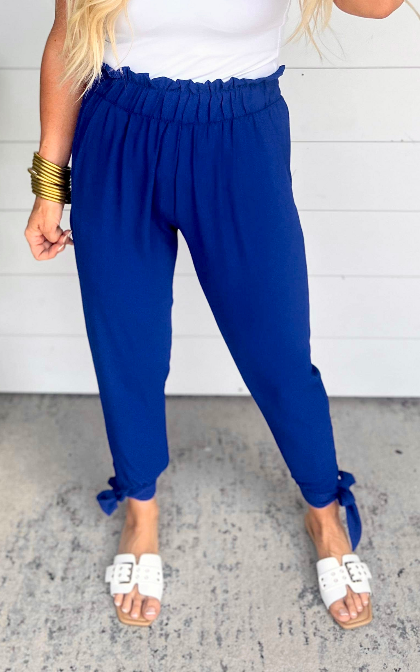 Textured Solid Ruffle Waist Ankle Pants