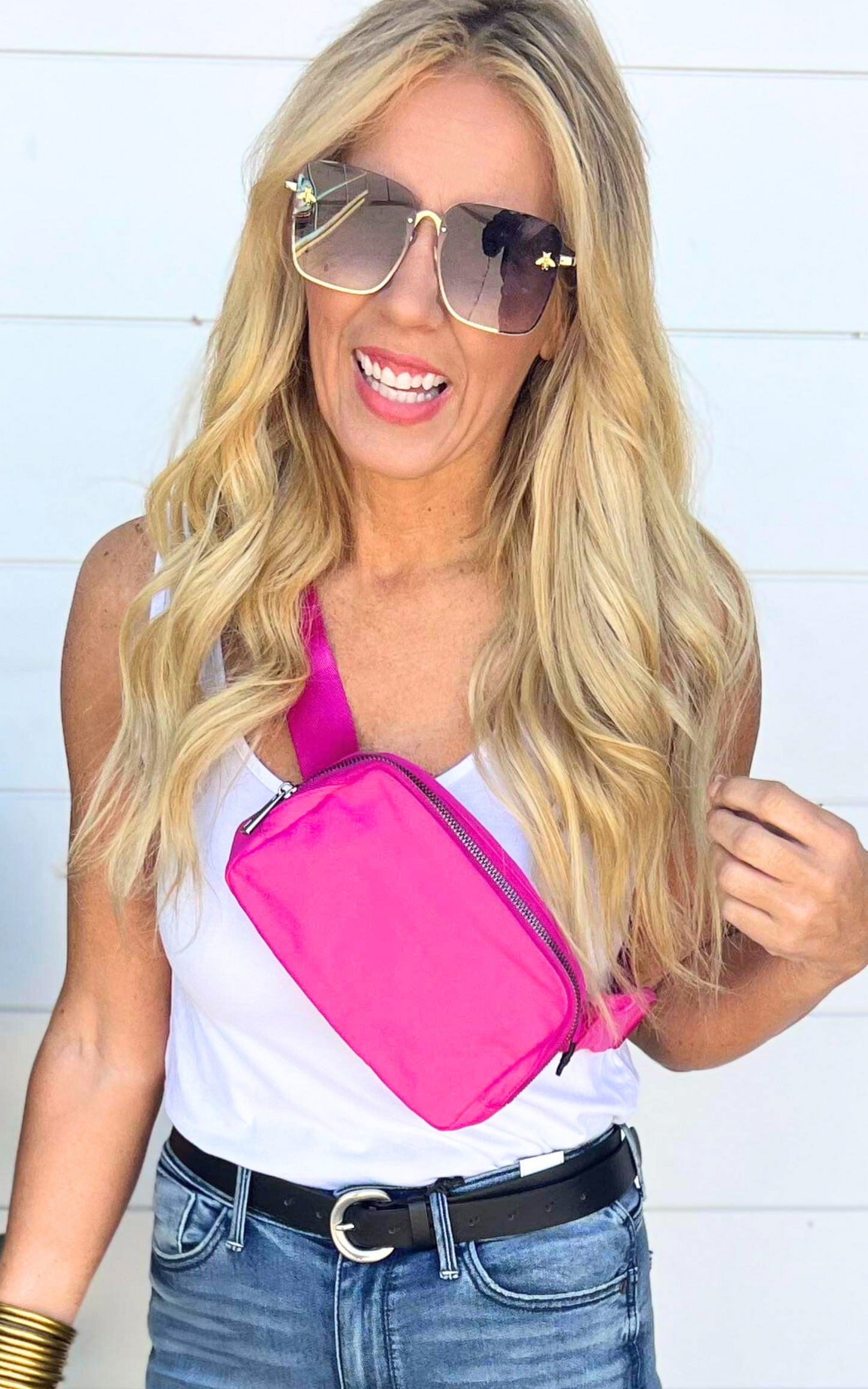 HOLIDAY DEAL: Sara's Everywhere Belt Bag - Hot Pink**