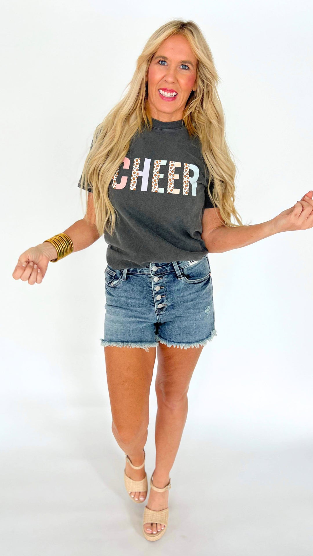 CHEER Garment Dyed Graphic T-shirt