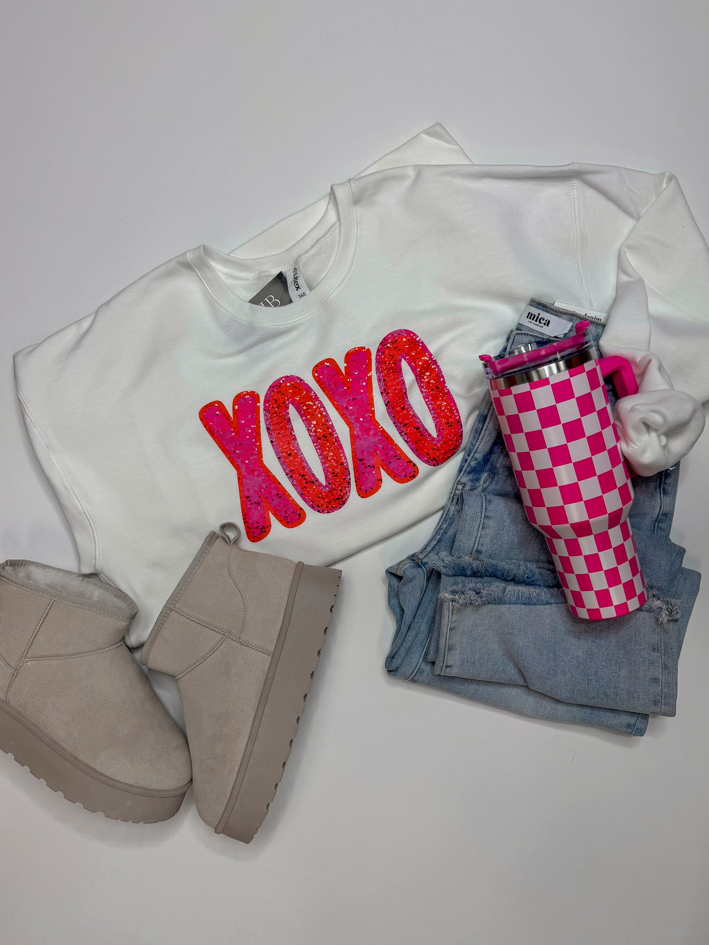 XOXO Valentine Graphic Crewneck Sweatshirt