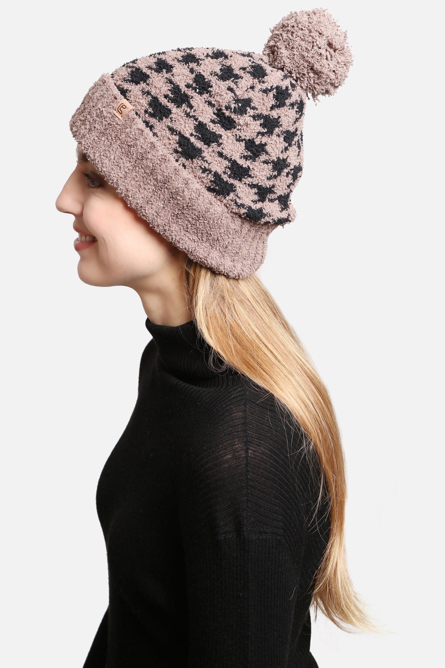 Houndstooth Beanie w/ Pom Pom *8DEAL-COUPON EXCLUDED