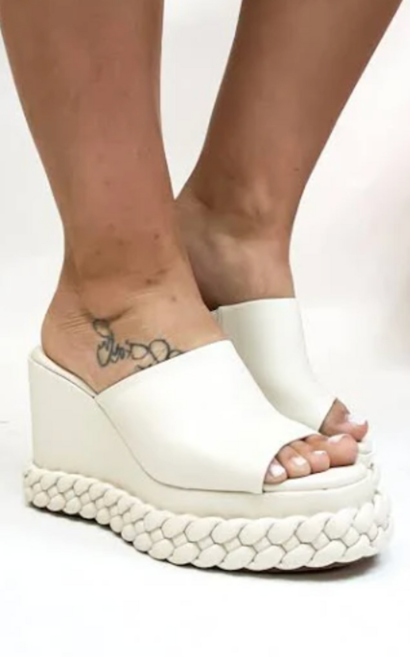 resting beach face wedges 