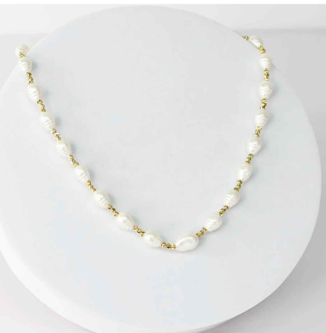 Pearl Chic Necklace