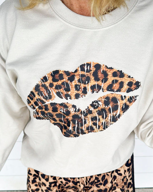 Cheetah Lips Sand Crewneck Graphic Sweatshirt *