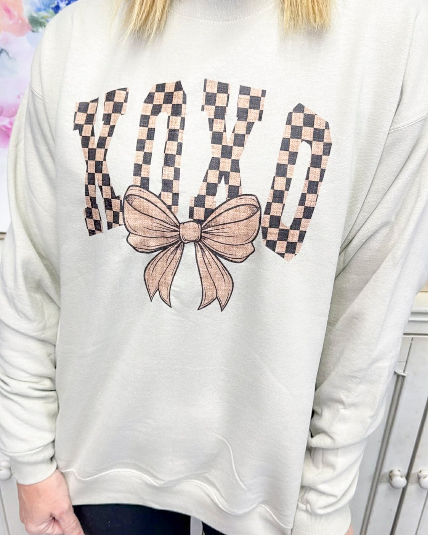 XOXO Checked Sand Crewneck Graphic Sweatshirt *