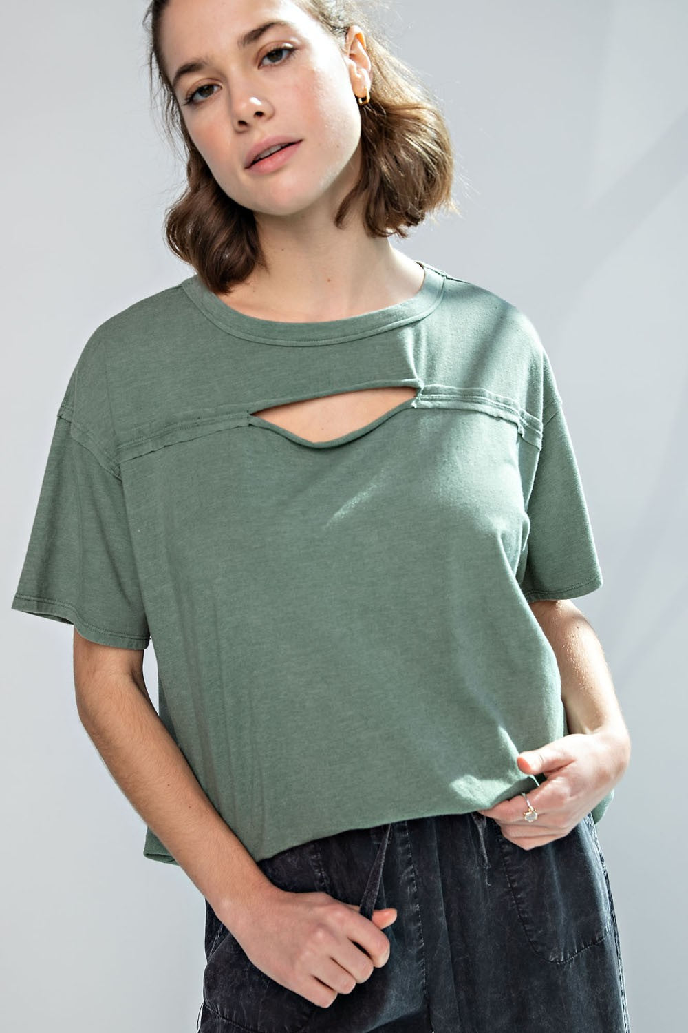 Mineral Wash Short Sleeve Keyhole Top | Rae Mode