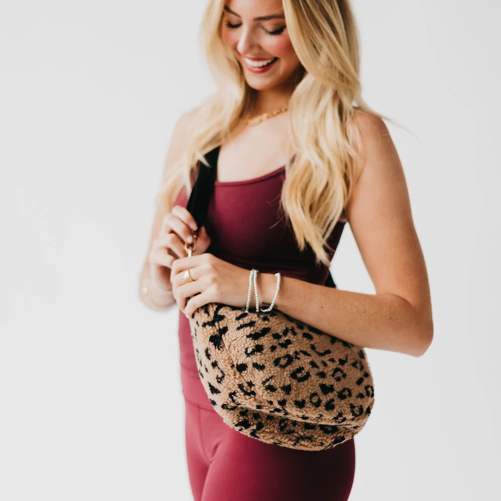Shirley Sherpa Crossbody Bag | PRETTY SIMPLE *30A SEPT PREORDER