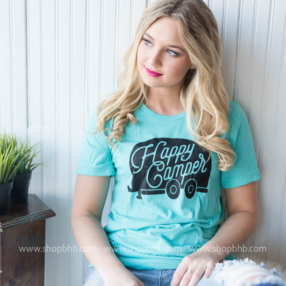 Happy Camper T-Shirt | Unisex Fit - BAD HABIT BOUTIQUE 