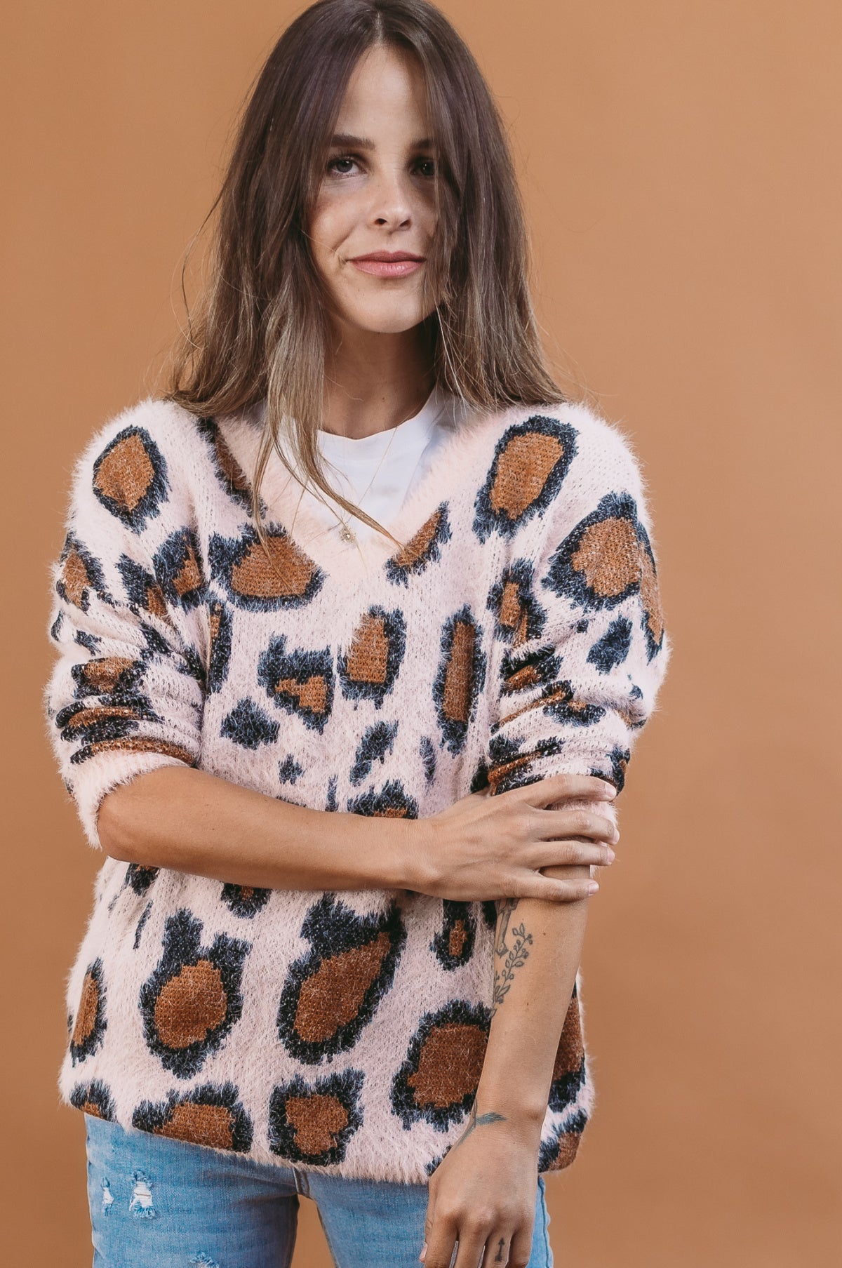 Davi & Dani V Neck Animal Print Pull Over Sweater