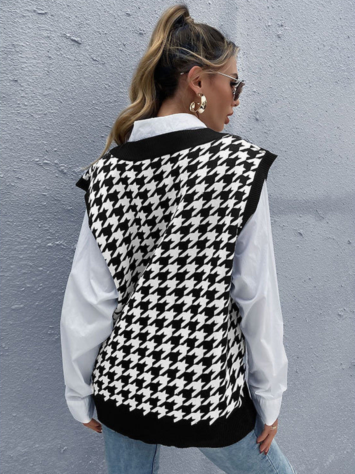 V-Neck Houndstooth Knit Vest