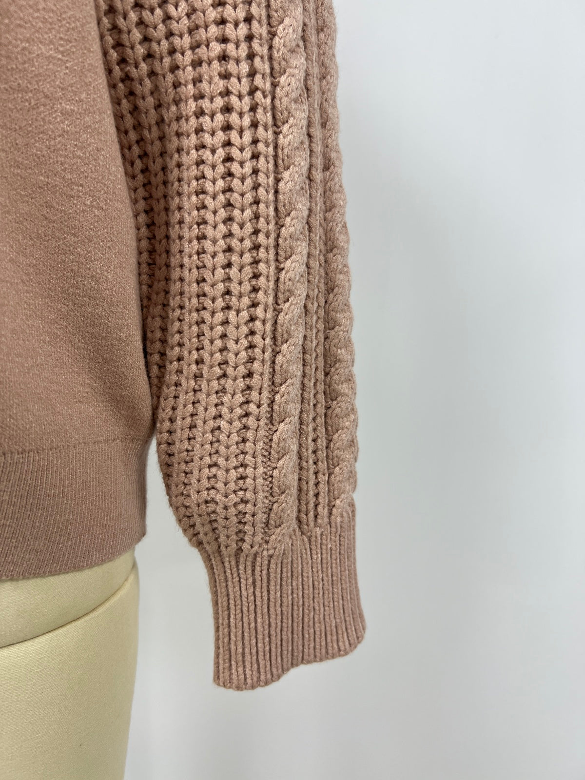 cableknitted sweater 