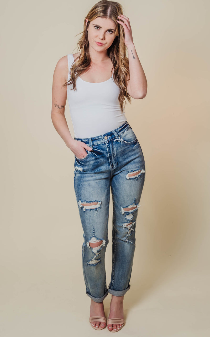 Distressed High Rise Jeans 