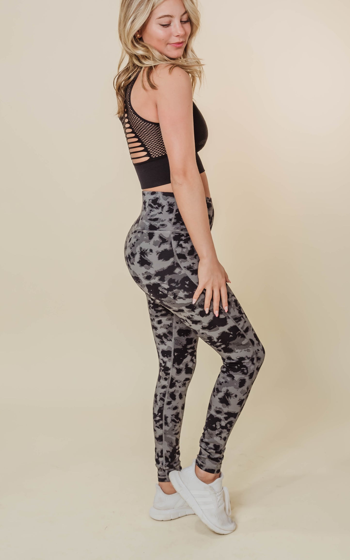 Textured Spotted Jacquard Highwaist Leggings - Mono B - Final Sale