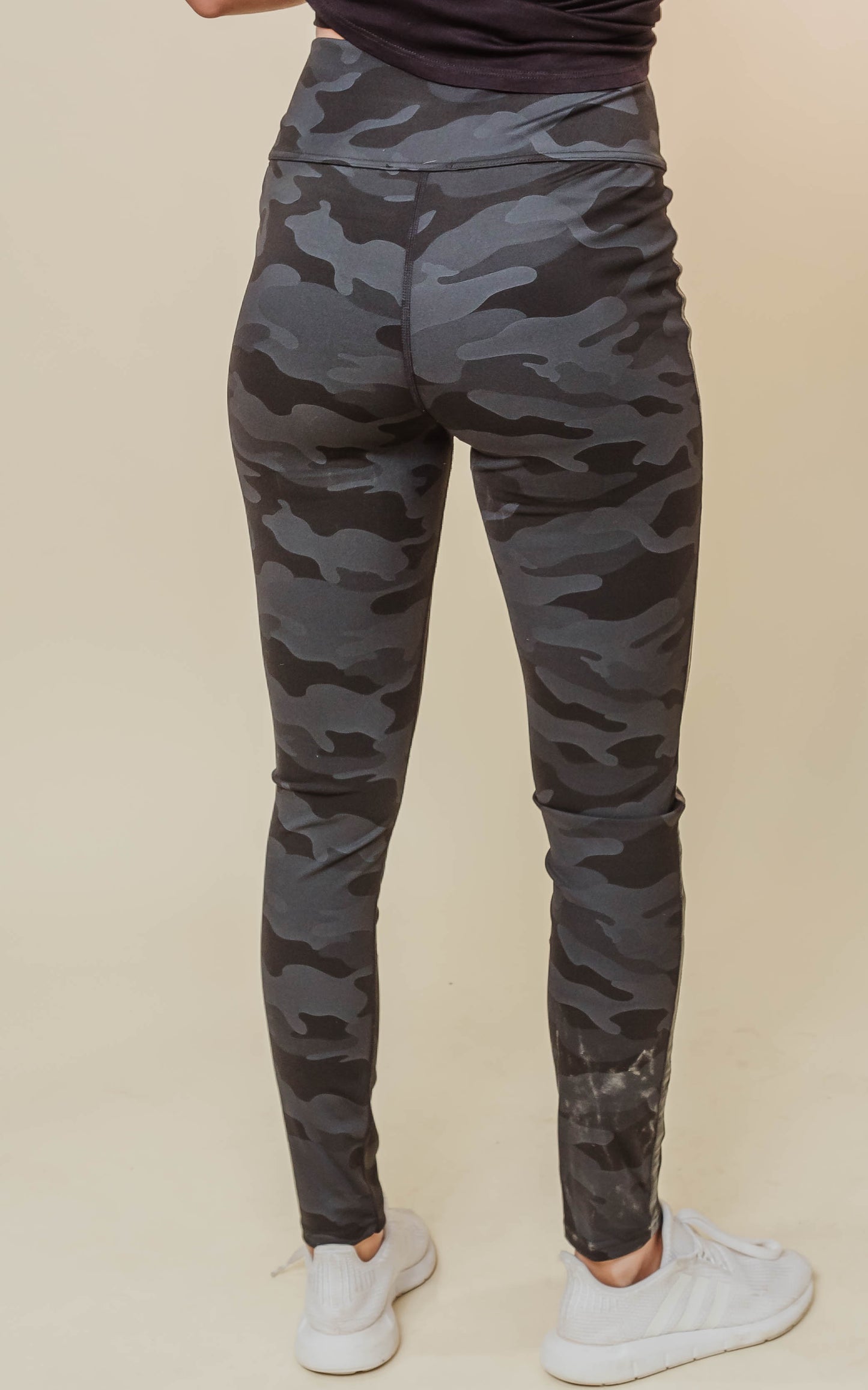 Black Mid-Rise Camo Leggings - Final Sale